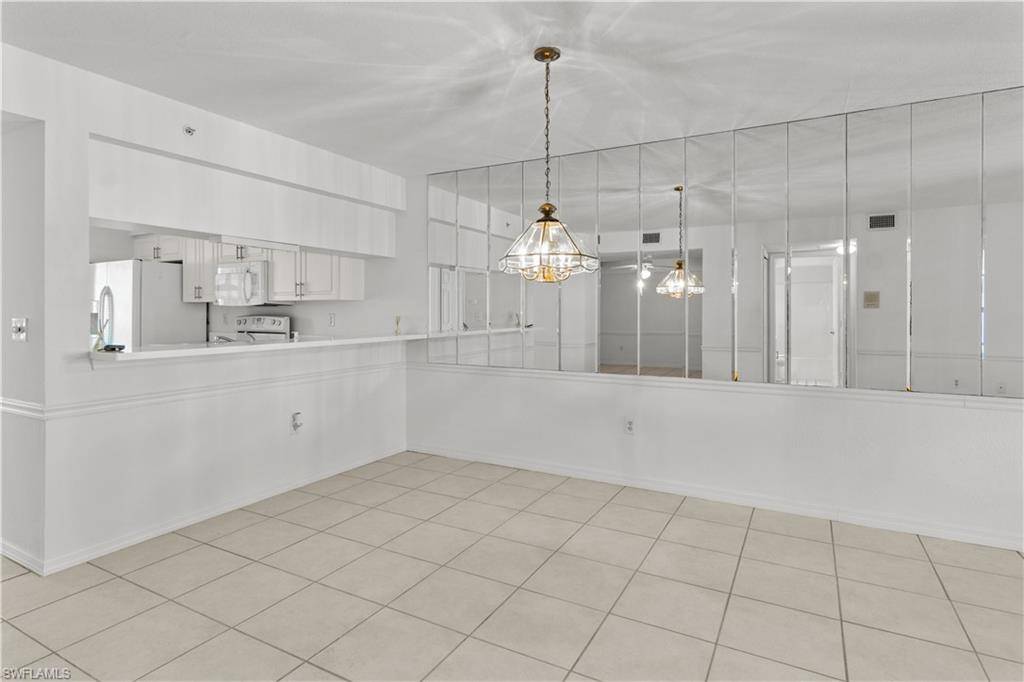 Bonita Springs, FL 34134,28871 Bermuda Lago CT #104