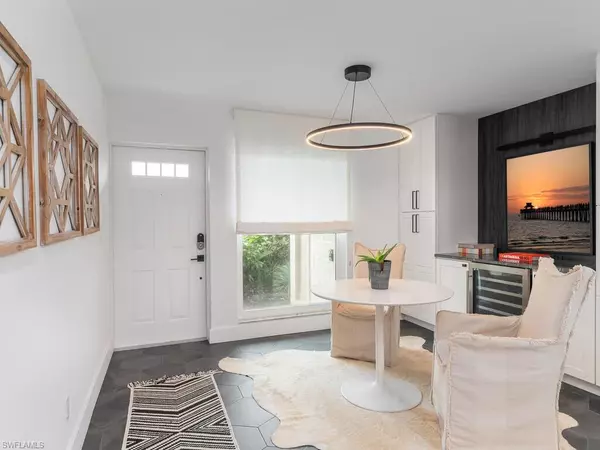 Naples, FL 34108,828 Gulf Pavilion DR S #105