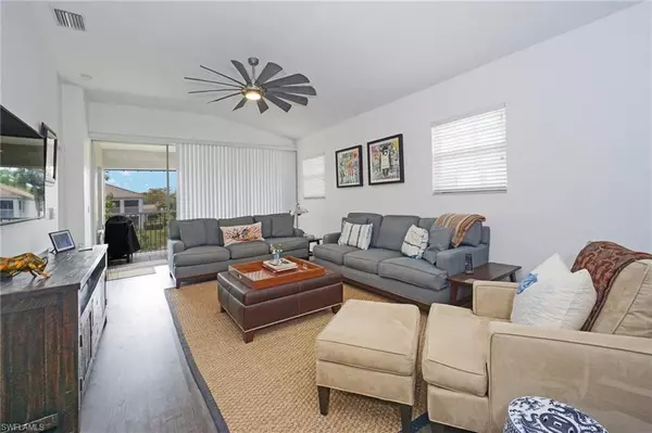 Naples, FL 34109,6910 Satinleaf RD N #204