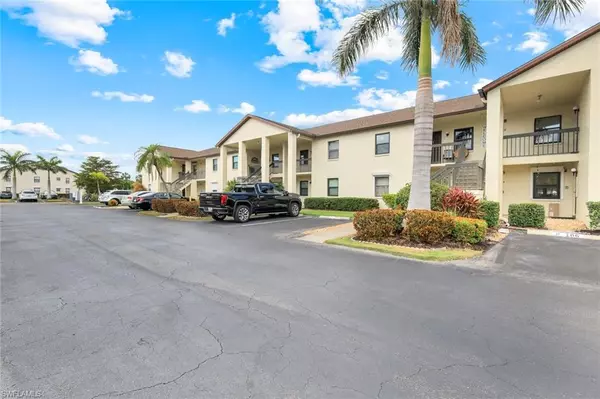 9270 Lake Park DR #206, Fort Myers, FL 33919