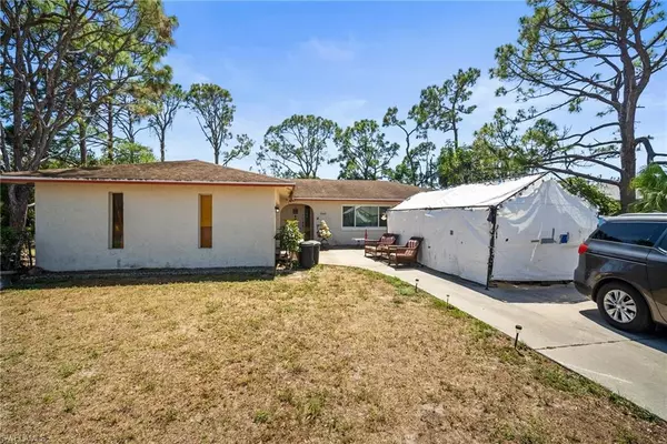 8362 San Carlos BLVD, Fort Myers, FL 33967