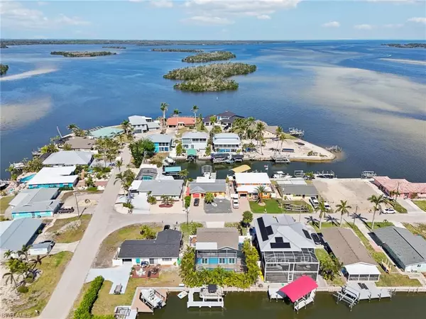 2885 Triggerfish ST, Matlacha, FL 33993