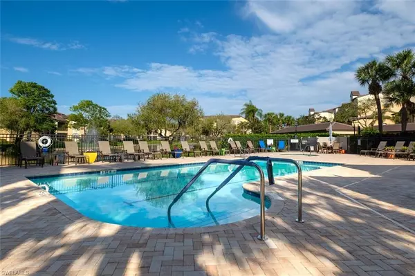 210 Vintage CIR #C103, Naples, FL 34119