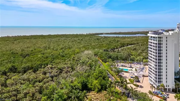 Naples, FL 34108,6361 Pelican Bay BLVD #605