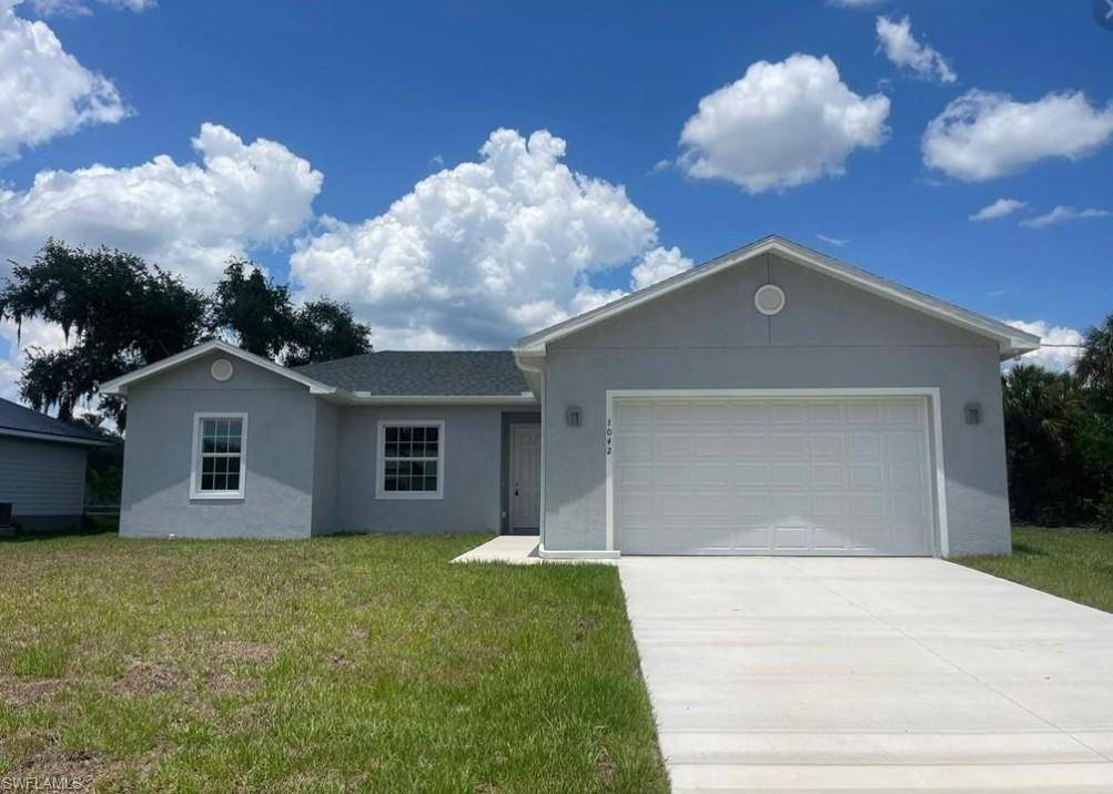 1042 N Bronze CT, Labelle, FL 33935