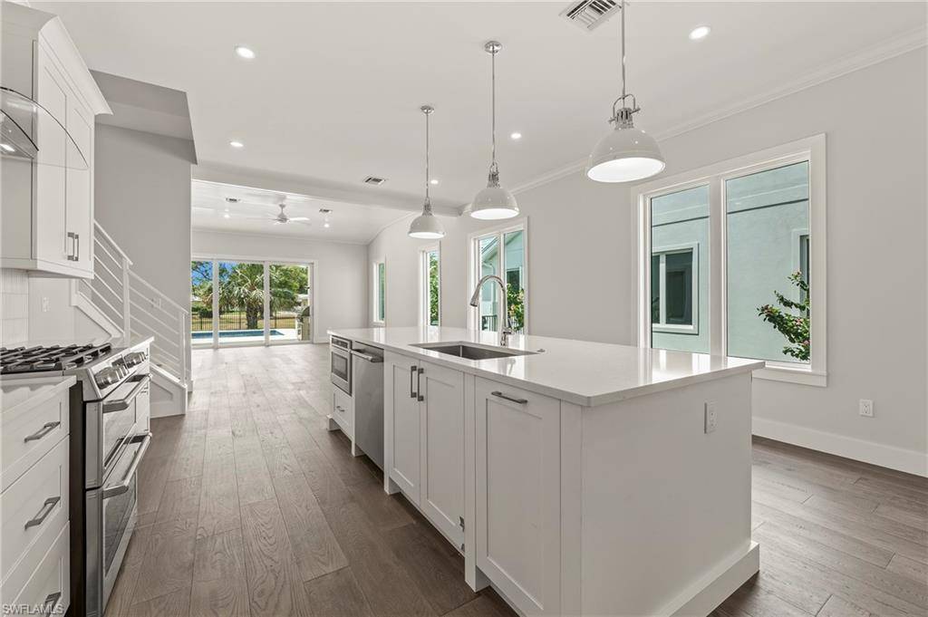 Naples, FL 34103,1136 Trail Terrace DR