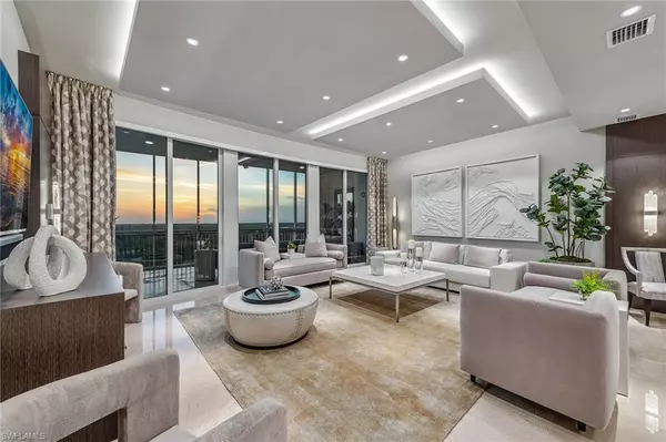 Naples, FL 34110,13665 Vanderbilt DR #802