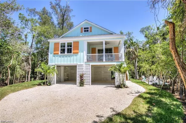 1550 Centre ST, Sanibel, FL 33957