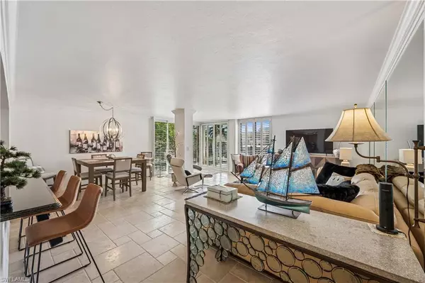 Naples, FL 34103,3115 Gulf Shore BLVD N #112S