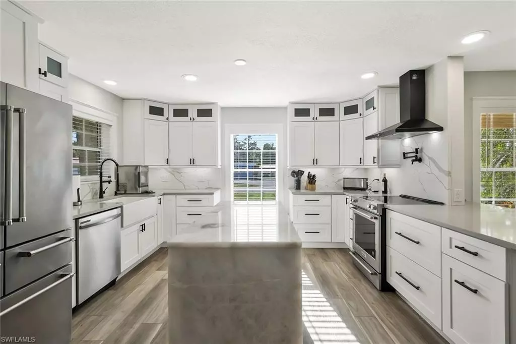 North Fort Myers, FL 33917,17060 Cypress Creek DR
