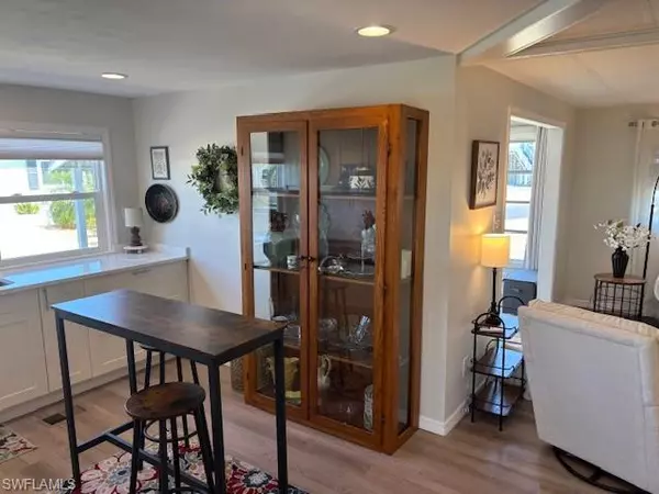 Fort Myers, FL 33905,361 Shoreland DR