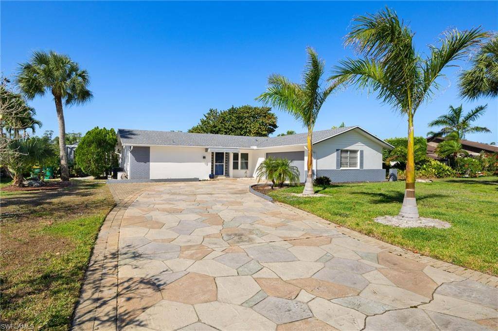 248 Bay Meadows DR, Naples, FL 34113