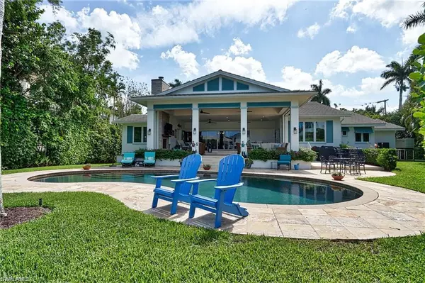 2201 Beacon LN, Naples, FL 34103