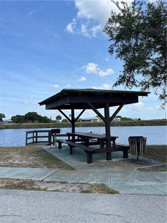 Moore Haven, FL 33471,901 Thatcher BLVD