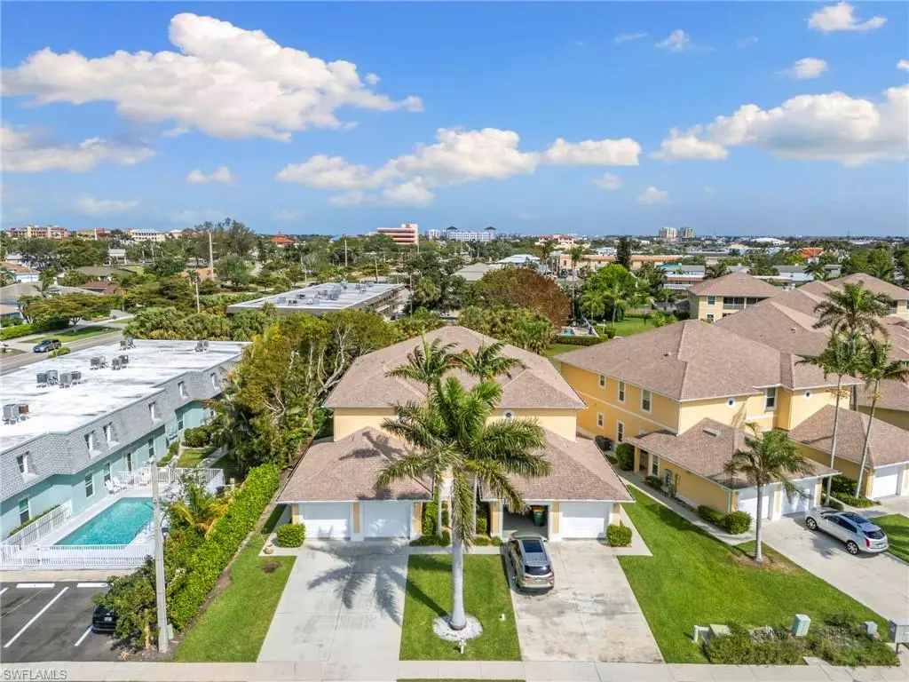 Marco Island, FL 34145,462 Tallwood ST #101