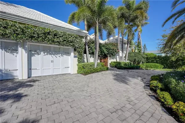 Naples, FL 34103,4117 Belair LN