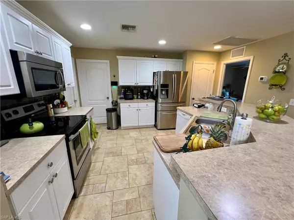 Lehigh Acres, FL 33976,2502 53rd ST SW