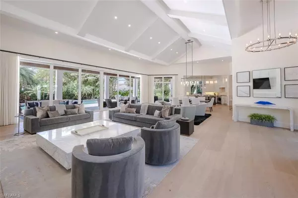 Naples, FL 34108,702 BOBWHITE LN