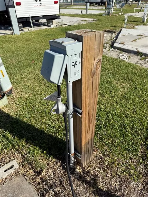 Fort Myers, FL 33908,19681 Summerlin #90 RD