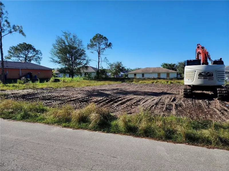 2404/2406 Richard AVE S, Lehigh Acres, FL 33973