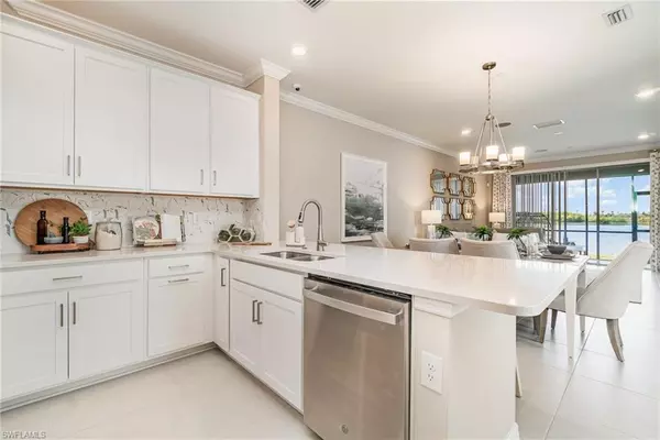 Fort Myers, FL 33913,11761 Venetian Lagoon DR #104