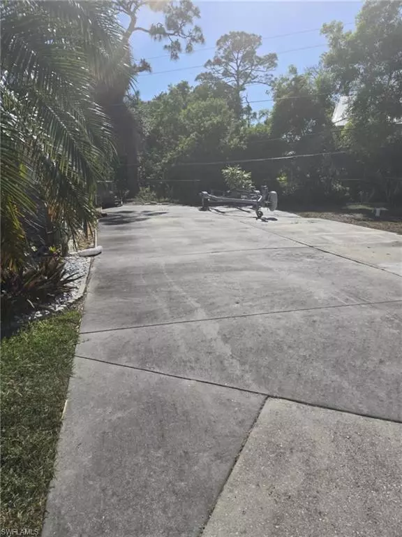 Estero, FL 33928,20640 River DR