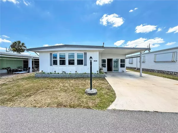 3388 Rainbow LN, North Fort Myers, FL 33903
