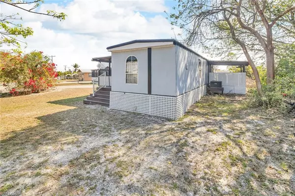 Chokoloskee, FL 34138,268 Mamie ST