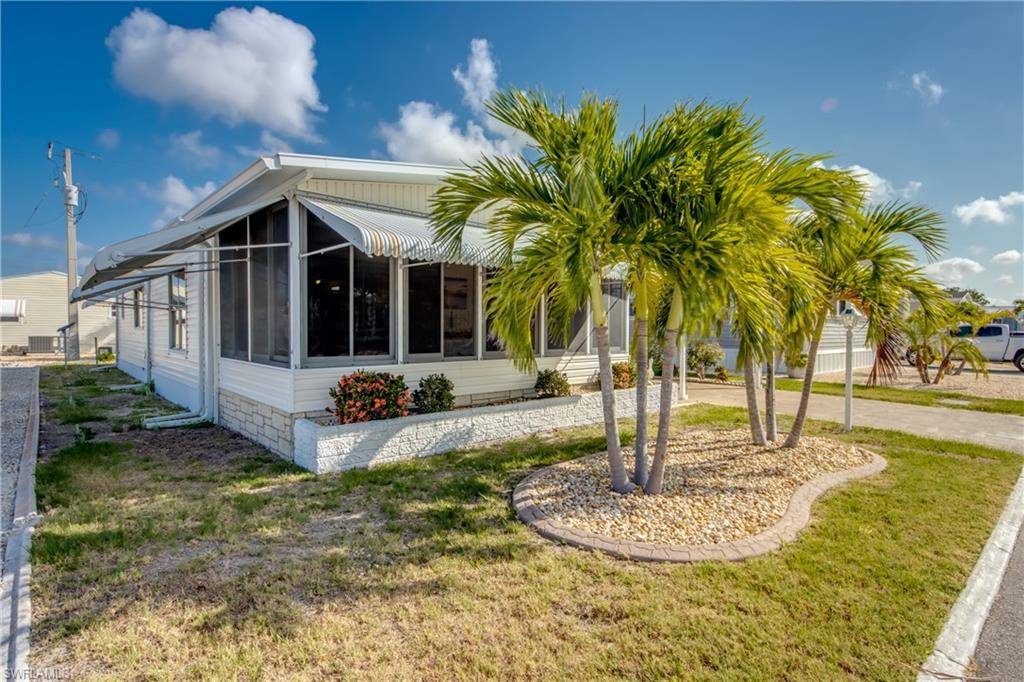 4974 Porky LN, St. James City, FL 33956