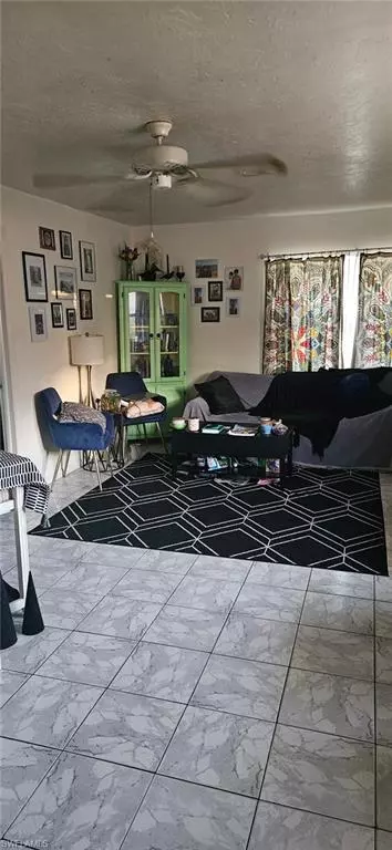 Fort Myers, FL 33919,827 Courtington LN #1