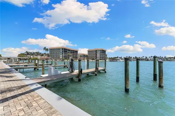 Naples, FL 34103,2850 Gulf Shore BLVD N #304