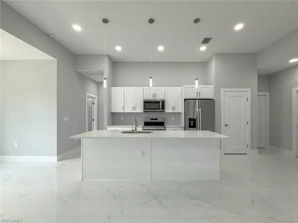 Lehigh Acres, FL 33974,438 Raymer ST