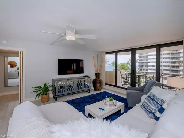 Naples, FL 34103,4001 Gulf Shore BLVD N #302