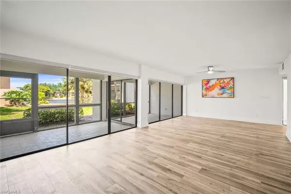 Naples, FL 34110,517 Lake Louise CIR #101