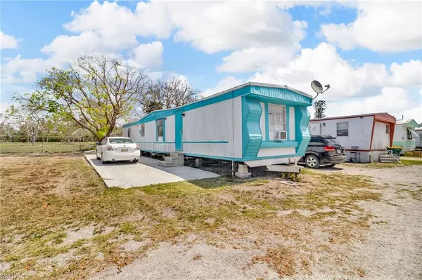 Chokoloskee, FL 34138,1165 Rewis DR