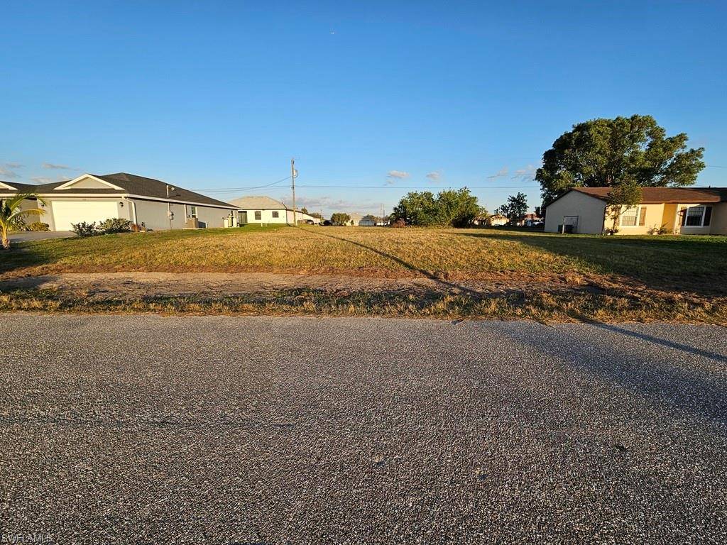 1713 NE 7th AVE, Cape Coral, FL 33909