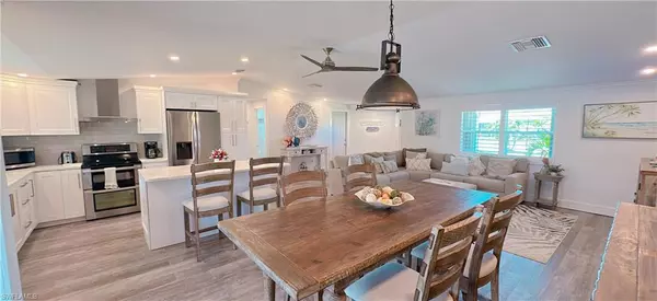 Fort Myers Beach, FL 33931,11 Palmview BLVD