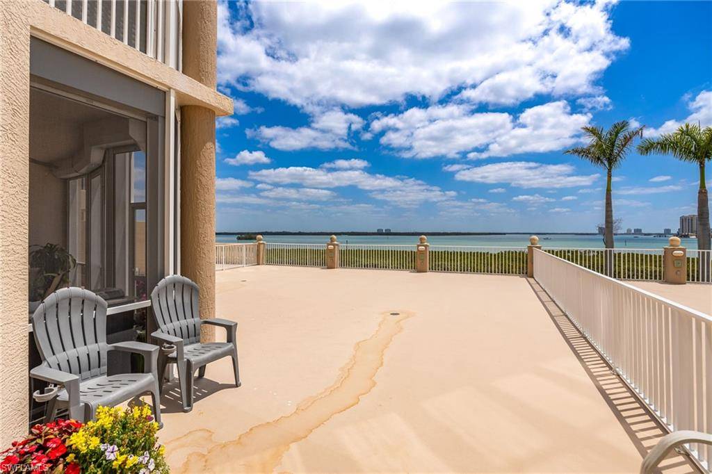 Fort Myers Beach, FL 33931,4137 Bay Beach LN #525