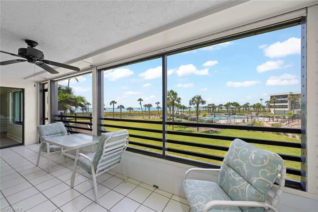 Sanibel, FL 33957,1605 Middle Gulf DR #105