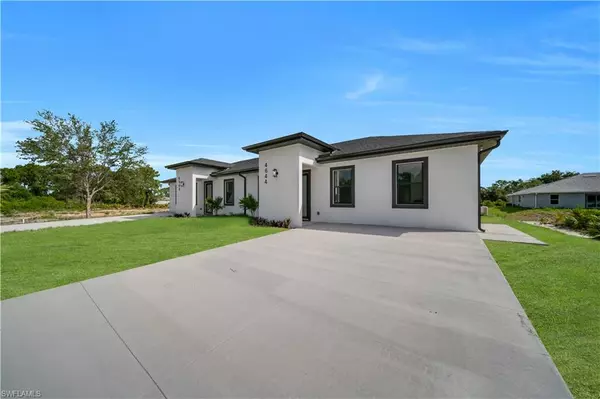 Lehigh Acres, FL 33973,4646 Leonard BLVD S