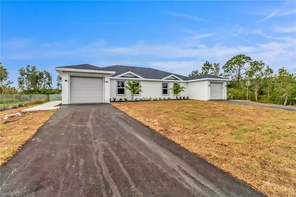 912-914 Ainsworth ST W, Lehigh Acres, FL 33974