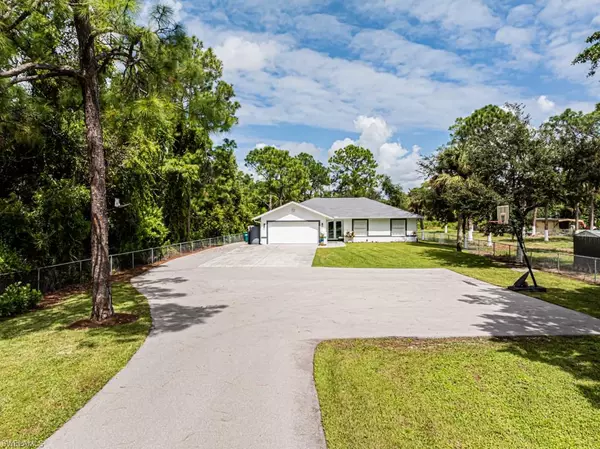 Naples, FL 34116,6195 Green BLVD