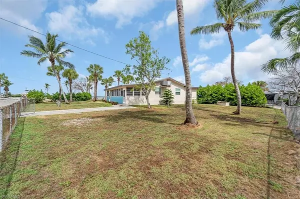 Chokoloskee, FL 34138,1155 Hamilton ST