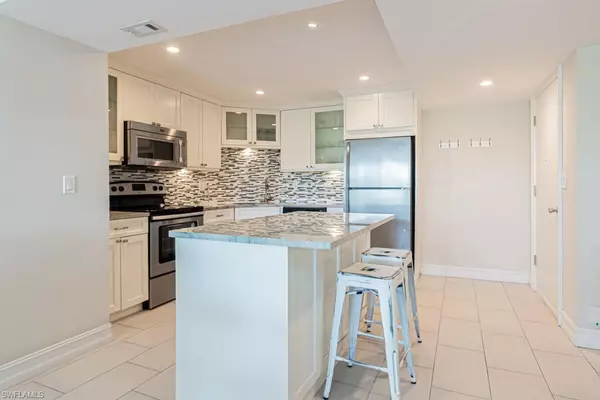 Naples, FL 34108,5 Bluebill AVE #303