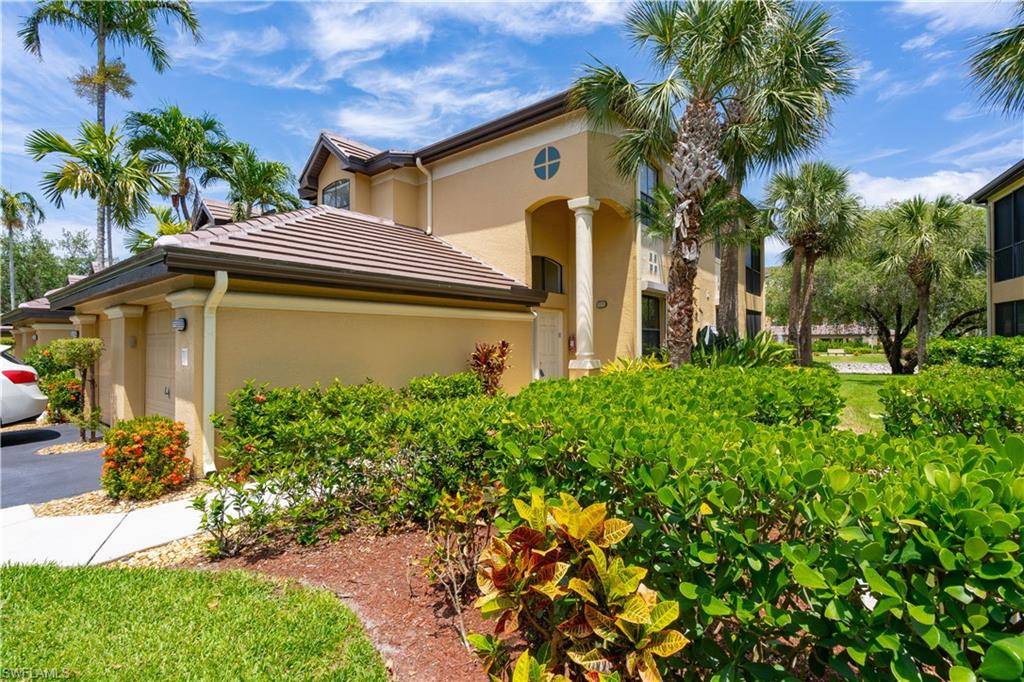 184 Vintage CIR #N202, Naples, FL 34119