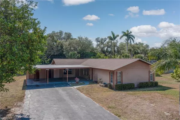 2215 Marilyn LN, Fort Myers, FL 33905
