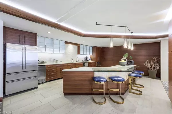 Naples, FL 34103,4401 GULF SHORE BLVD N #E-708