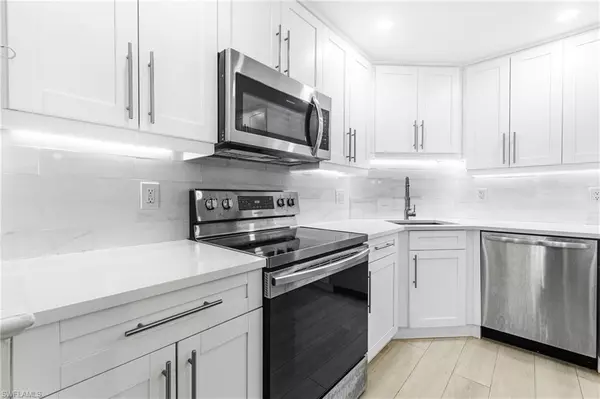 Naples, FL 34108,5 Bluebill AVE #209