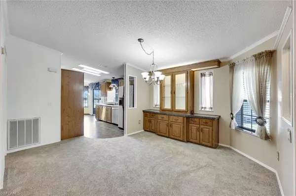 North Fort Myers, FL 33903,433 Rainbow DR