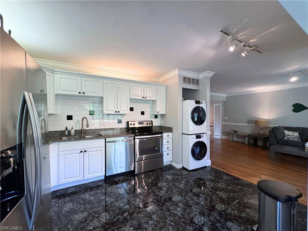 112 Bob O Link WAY #12B, Naples, FL 34105